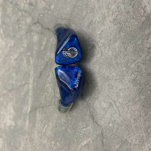 Eminent Ears Sapphire 藍寶石