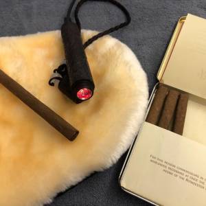 Retro Sandalwood Air-Blowing Electric Lighter &ndash; Windproof Flameless