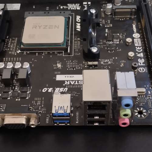 Biostar AM4 主機板連 Ryzen 5 2400G CPU（壞？）連原廠散熱連120GB SSD