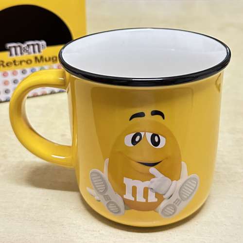 全新：M&M&rsquo;s Yellow Retro Mug 450ml 黃色復古陶瓷杯