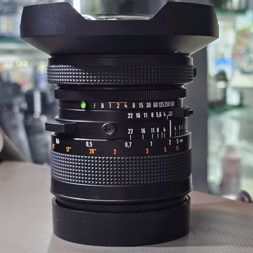 HASSELBLAD 
ClARL ZEISS 30MM F3.5 F-DISTAGON CF