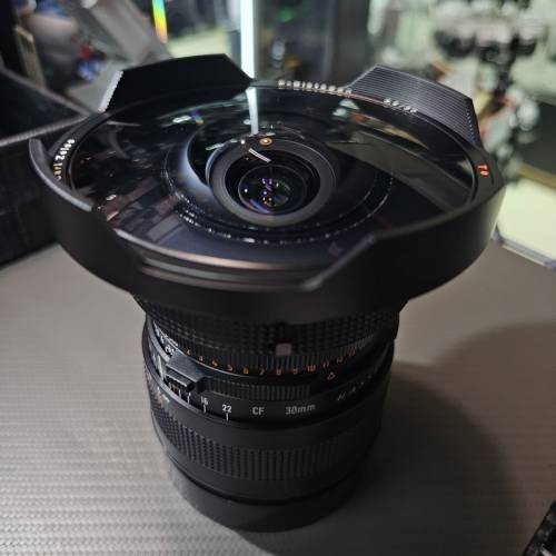 HASSELBLAD 
ClARL ZEISS 30MM F3.5 F-DISTAGON CF