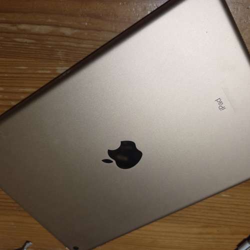 I pad 8代，128 wifi版粉红色95％新連apple pen