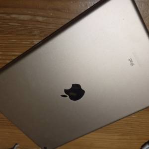 I pad 8代，128 wifi版粉红色95％新連apple pen