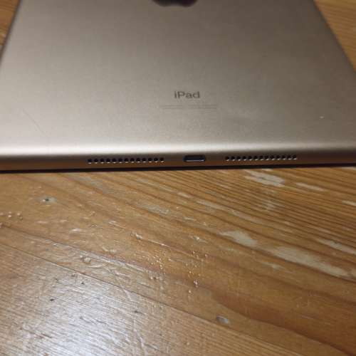 I pad 8代，128 wifi版粉红色95％新連apple pen