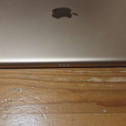 I pad 8代，128 wifi版粉红色95％新連apple pen