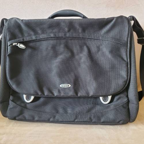 Tumi 公事包