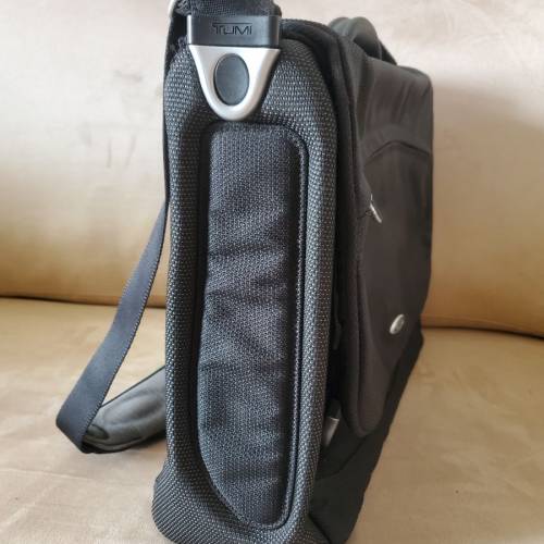 Tumi 公事包