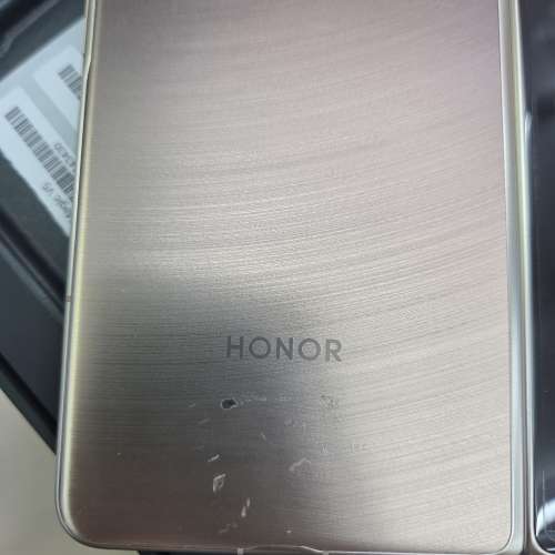 Honor magic v5金色背有傷仲有幾日保養