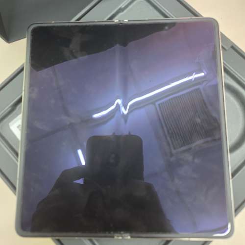 Honor magic v5金色背有傷仲有幾日保養