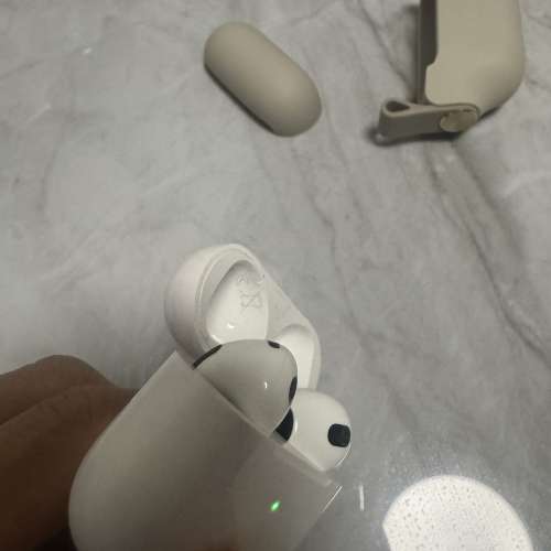 AirPods 3