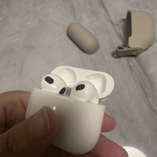 AirPods 3