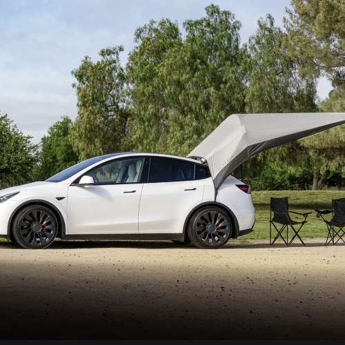 Tesla Model Y 車尾天幕