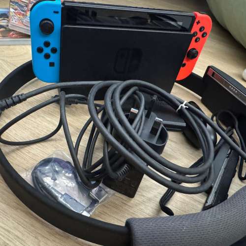 Nintendo Switch 主機連遊戲及配件