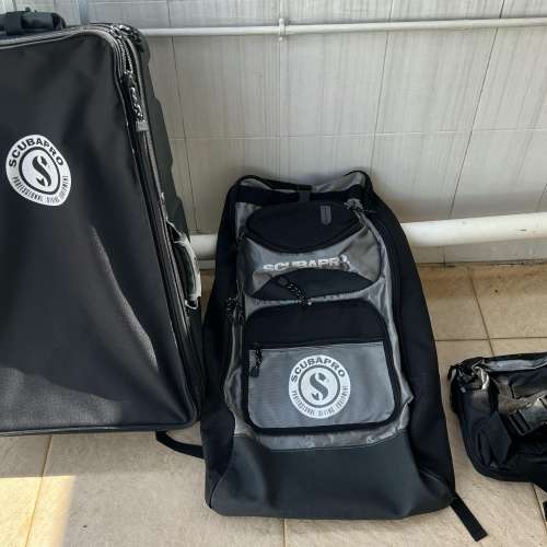 SCUBAPRO 黑色 三合 一 超大多功能滾輪潛水 行李箱 旅行喼 背囊, 腰包 HK$500.00