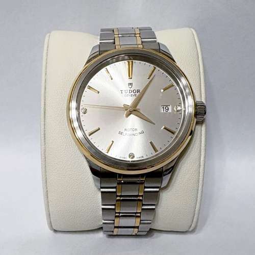 Tudor Style 12503