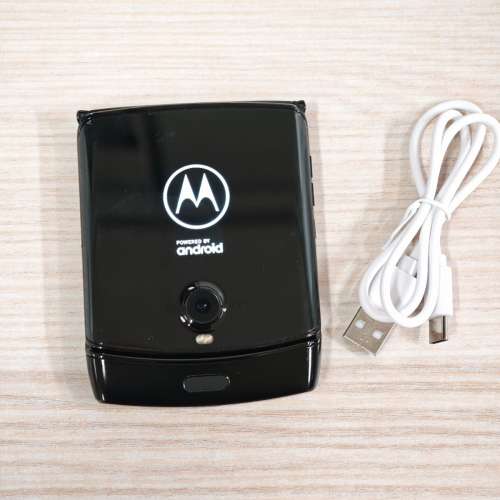 85%新 Motorola Moto Razr 一代2019版本 6+128GB 只支援e-Sim 屏幕有一小點光點 Mo...