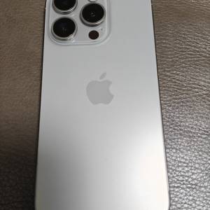 iPhone 15pro 256gb,港行雙卡，原色鈦金屬，電池健康度78，所有功能正常！