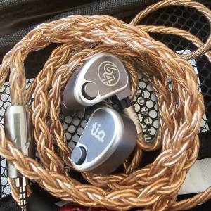 64 Audio U12t 12單元旗艦入耳式耳機 (舊版)