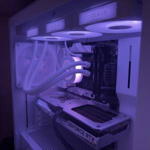 白色電腦主機 只含詳情所列之零件（cpu, 板, ram, ssd需自備或另購）