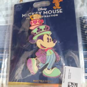 香港 迪士尼 米奇收藏家系列 瘋狂茶杯 限量版徽章 Mickey Mouse: The Main Attract...