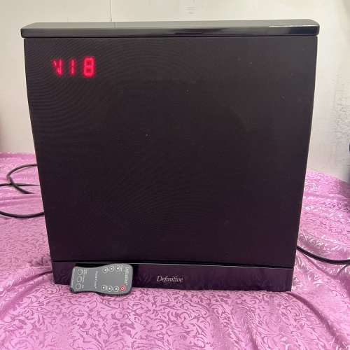美國 Definitive Technology SC8000 (旗艦重低音喇叭）