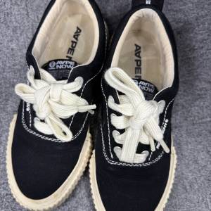 AAPE 帆布鞋US9 EUR 42.5 2手9成新