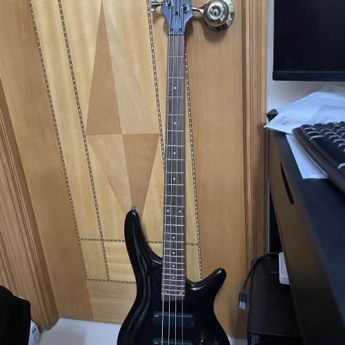 Ibanez SR300 Electric Bass (閃黑配色)｜主動式 3-Band EQ｜手感極佳入門/進階首選