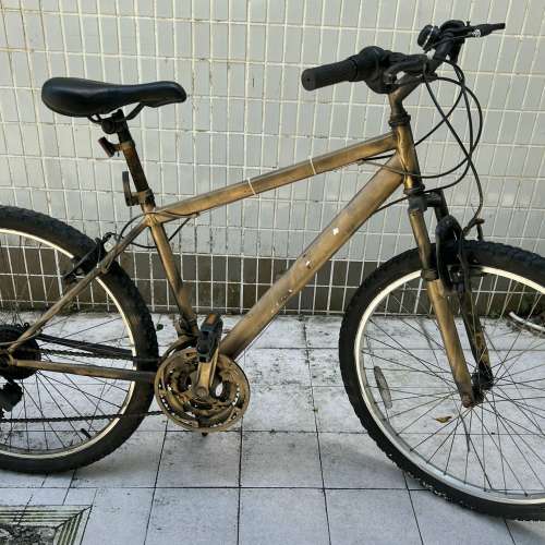二手 金色26寸山地單車 (零件車出售 ), 賣一對車輪送車架 HK$118.00