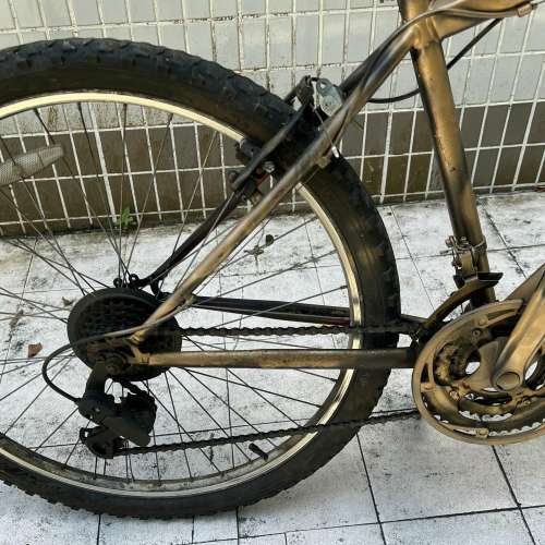 二手 金色26寸山地單車 (零件車出售 ), 賣一對車輪送車架 HK$118.00