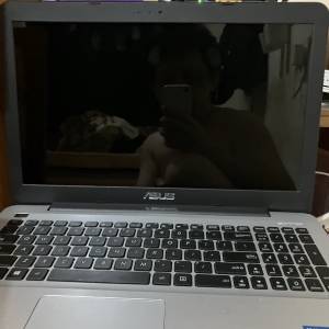 華碩ASUS X555L i5-5200U雙核，8GDDR3內存（4G+4G）