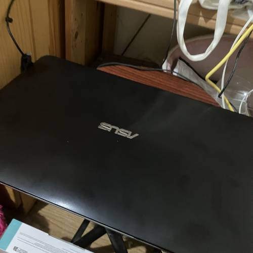 華碩ASUS X555L i5-5200U雙核，8GDDR3內存（4G+4G）