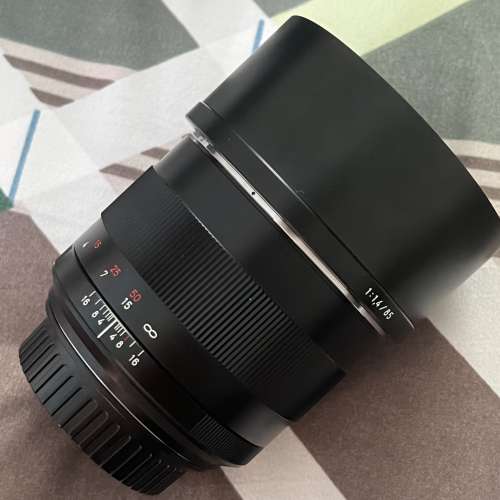 Carl Zeiss Planar T* 1.4/85 ZE Canon