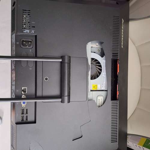 聯想lenovo 20吋 all in one 套裝電腦 正常運作 有火牛 主機內容睇照片  機背膠硬化...