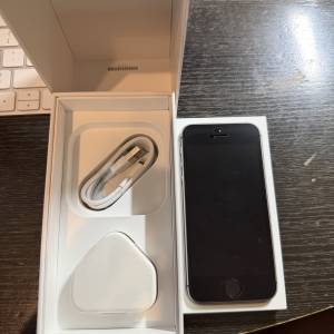 99%新Apple iPhone SE 1st Gen 16gb太空灰色港版行貨全新原裝配件地鐵站交收