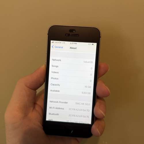 99%新Apple iPhone SE 1st Gen 16gb太空灰色港版行貨全新原裝配件地鐵站交收