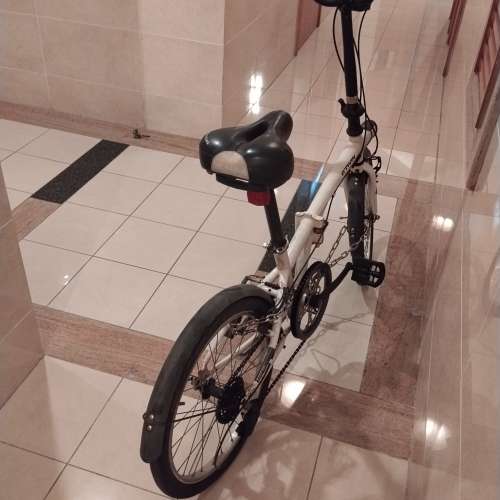 B-TWIN tilt 120 成人單車一部 ，20吋，6 速，可摺。