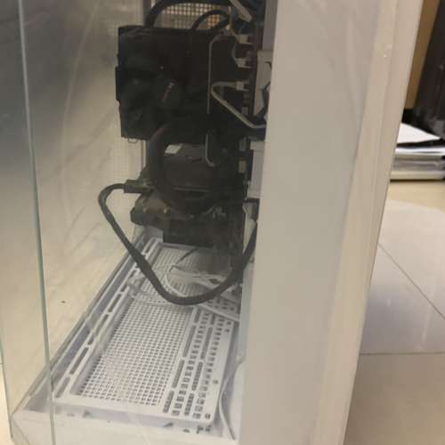 MSI MAG PANO 100R PZ 海景白色機箱