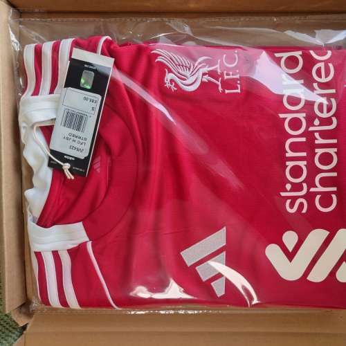 Liverpool addidas 球衣