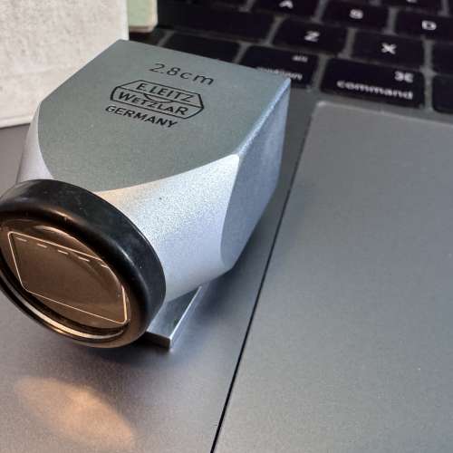 Leica SLOOZ 28mm Finder Silver Chrome Boxed