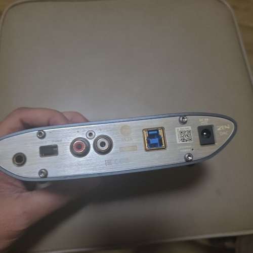 ifi ZEN DAC (V1) DAC/AMP combo 兼具 耳擴、前級與 USB DAC 解碼器 功能