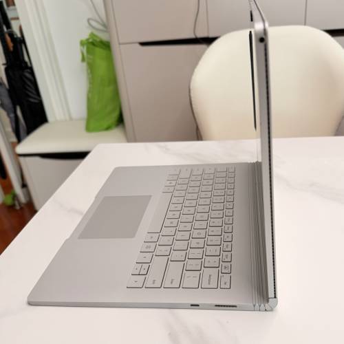微軟 Microsoft Surface Book 2 i-7300U 8GB Ram 256GB SSD
