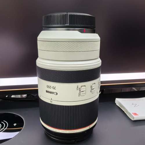 Canon RF 70-200mm F2.8 L IS USM 鏡頭。有盒有hood，連腳架環。鏡片冇花冇霉. 98%新