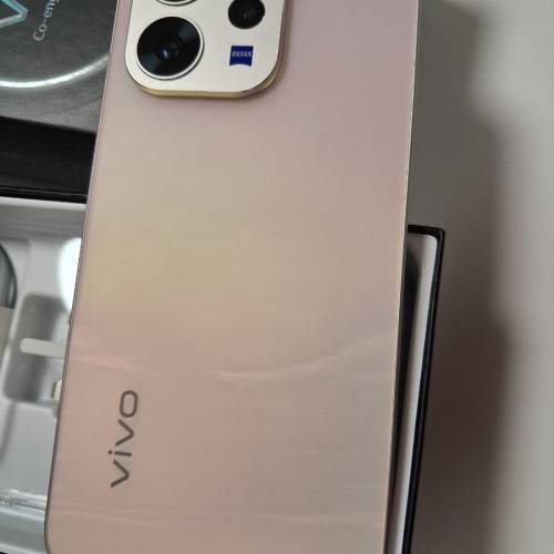 Vivo V70 5G 12+256 香港行貨 99新