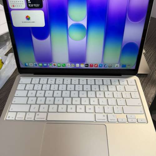 出售MacBook Neo 銀色 (接近全新品, 附圖)