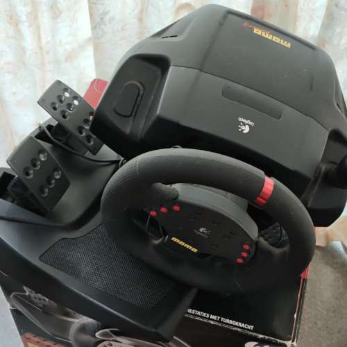 Logitech MOMO Racing Wheel for Windows 羅技電競軚盤