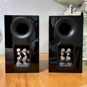 出讓 B&W 707 S2 書架喇叭