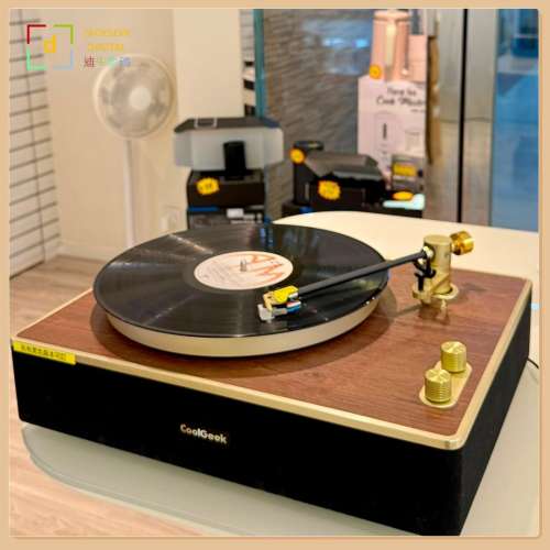陳列貨品CoolGeek CS-01 一體式黑膠唱盤 (胡桃木色/炭灰色) $1380 / CoolGeek VS-01...