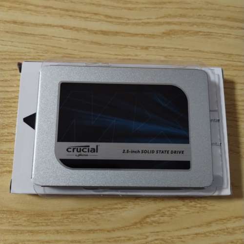 Crucial MX500 2TB SSD 100%Health