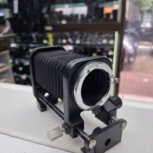 NIKON MOUNT BELLOW